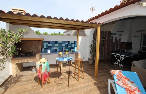 Riumar House | CASA MARINERA,Ideal house for your holidays near the sea, free wifi, optional air conditioning, private pool, pets allowed, dog’s beach