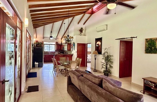 Coronado House | Casa Marriott 2, Lush Jungle ,Walk in Beach Pool, Private Waterfall, Muy Bonito!
