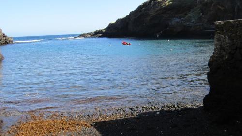 Tamaduste House | Casa MarySol Tamaduste 12m from the Sea, Terrace & BBQ