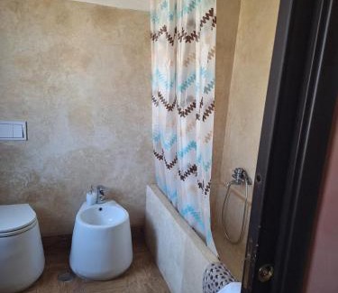 Cisterna di Latina Bed & Breakfast | Casa Mattia - B&B in Legno & Paglia