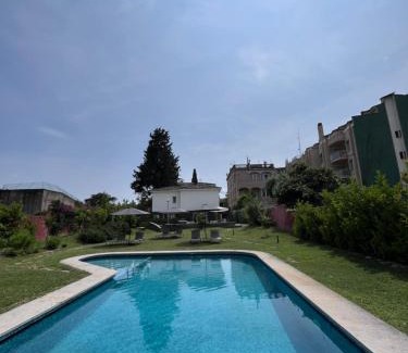 Banyoles House | Casa Maui