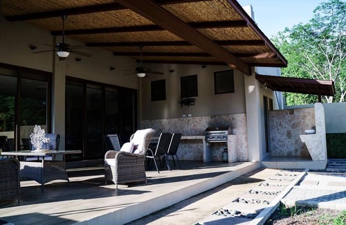 Paraiso House | Casa Melgar