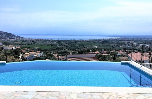 El Mas Fumats Apartment | CASA MIREILLA - Apartment with perfect sea view & private pool