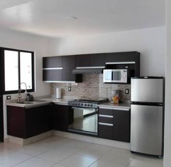 Leon House | Casa moderna con terraza privada