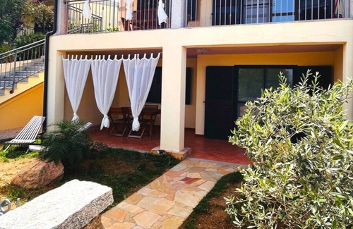 Siniscola Condo | Casa Monaco di Baviera II with garden