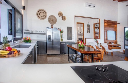 El Cerro House | Casa Mono Montaña, Amazing Ocean View House Private Pool in Manuel Antonio