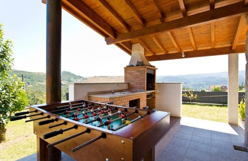 Vale de Cambra House | CASA NA ALDEIA / HOUSE IN VILLAGE