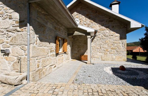 Vale de Cambra House | CASA NA ALDEIA / HOUSE IN VILLAGE