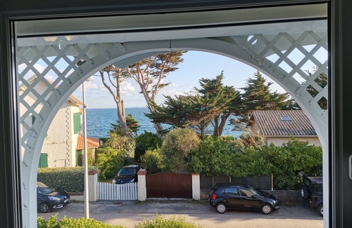 Prefailles Villa | Casa na Onda villa Ker Mathilde sea view facing the beach