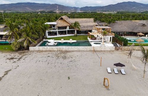 Barra de Colotepec Villa | Casa Naila del Mar