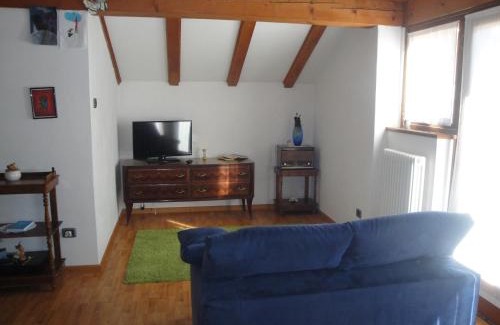 Comano Terme Apartment | Casa nel verde