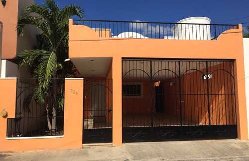 Merida House | Casa Nidia comfortable near Altabrisa wifi a/c dish