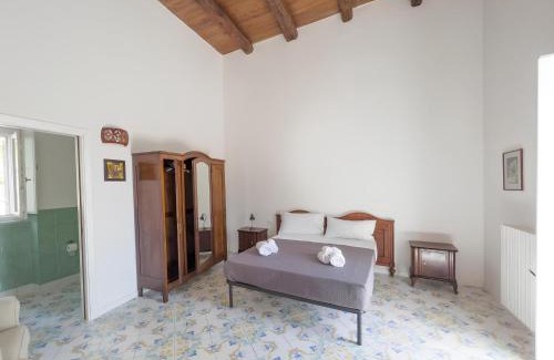 Benincasa Bed & Breakfast | Casa Ninà- Camere con Vista Mare e Terrazza a Raito, Costiera Amalfitana