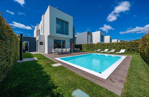 Charneca de Caparica e Sobreda Villa | Casa Nina - Villa with pool near the beach