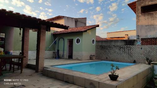 Araruama House | Casa no centro de Araruama com piscina