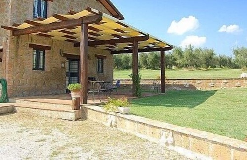 Tarano House | Casa Norberto A, fully refundable with voucher*: A graceful apartment surrounded by meadows and by green hills.