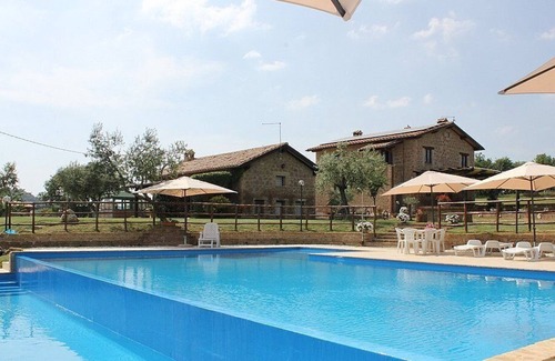 Tarano House | Casa Norberto B, fully refundable with voucher*: A welcoming apartment located on top of a small hill.