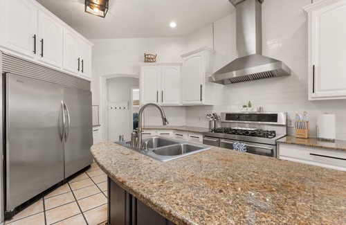 Paradise Hills Civic House | Casa Nueva Vistas