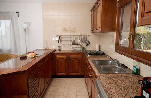 L'Ampolla House | Casa Nuria, beautiful house with garden & pool, quiet location, 4km from the sea