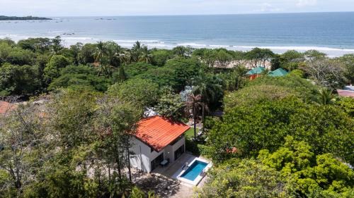 Playa Grande House | Casa Oasis Beach Villa with Pool, Playa Grande