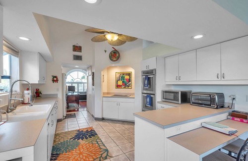 Hudson House | Casa Oceana! Waterfront paradise! Kayaks Paddle Boards at the beach