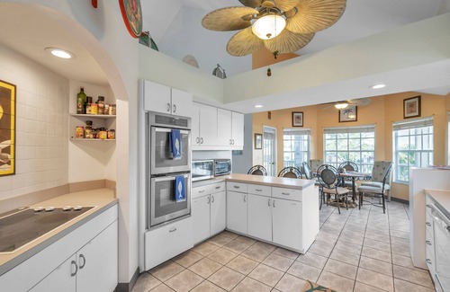 Hudson House | Casa Oceana! Waterfront paradise! Kayaks Paddle Boards at the beach