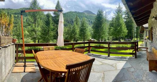 Courmayeur Ski Chalet | Casa Ornella - Baita Pra Sec