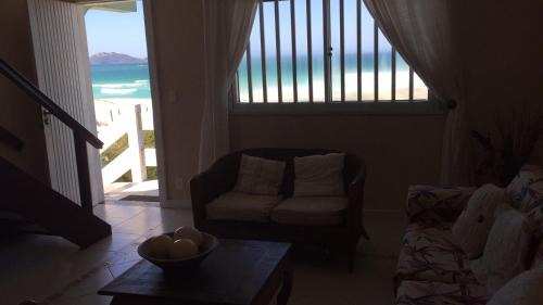 Foguete House | Casa Pé na Areia Cabo Frio