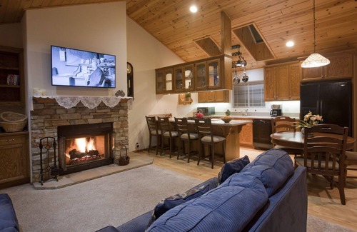 Running Springs House | Casa Pacifica-100 Mile View-Your Romantic & Family getaway.