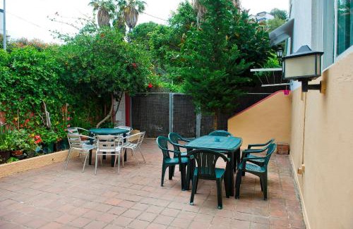 Castelldefels Villa | Casa para 14 entre Mar y Montaña