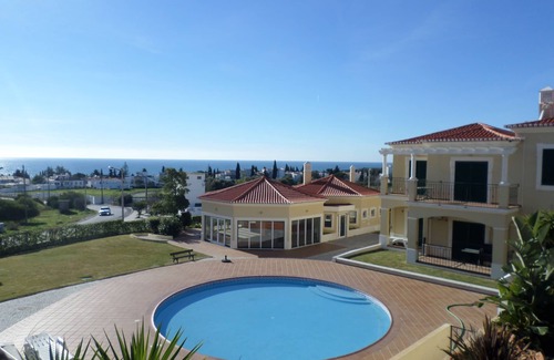 Alporchinhos Apartment | Casa Pendana - Panoramic Sea Views with FREE Wi-FI