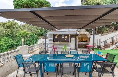 Mont Barbat House | Casa piscina - 10km Lloret de Mar
