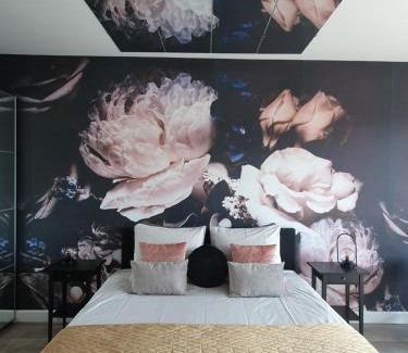 Antwerp Apartment | Casa Plantin with parking place at the beautiful city park!