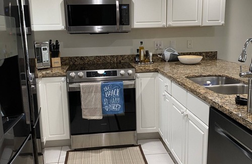 Layton House | Casa Playa 3 Bdrm 3.5 Ba TH, Oceanfront, Pool, Dock, Sandy Beach, Gated.
