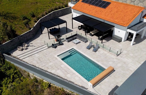 Ponta Delgada Villa | Casa Pura Vida - Heated Pool and Seaview