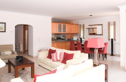 Praia del Rei House | Casa Querida