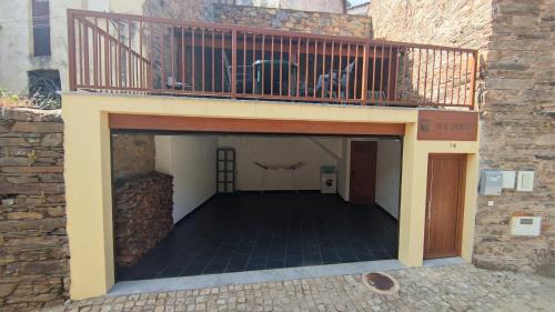 Proenca-a-Nova House | Casa Resineiro com Garagem e Terraço