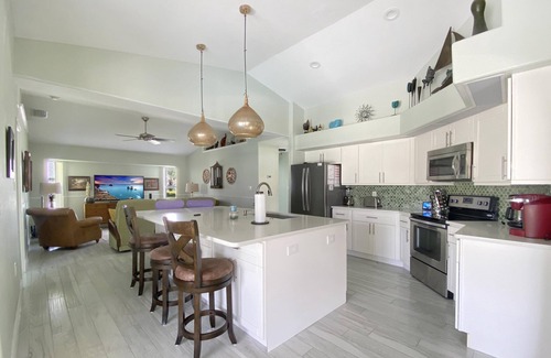 White Marsh Villa | Casa Ricardo, full refund*, heated pool, sleeps 8