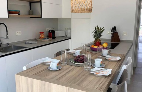 Conil de la Frontera City Center House | Casa Rio - Modern townhouse with fantastic views close to beach and town
