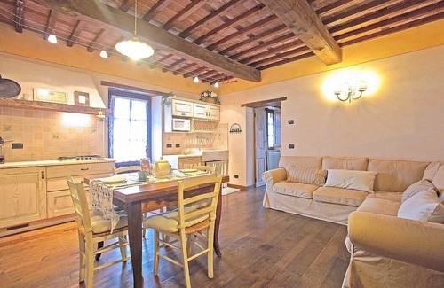 Pieve Fosciana House | Casa Robia A: A characteristic and welcoming apartment that is part of a villa, surrounded by Garfagnana Valley, with Free WI-FI.