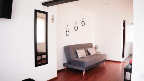 Cuenca Apartment | Casa Roja Residencia 10-51