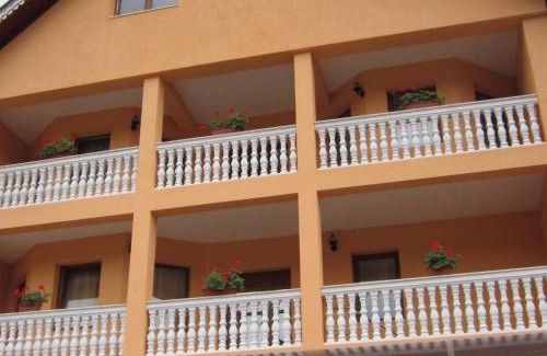 Borsa House | Casa Roman