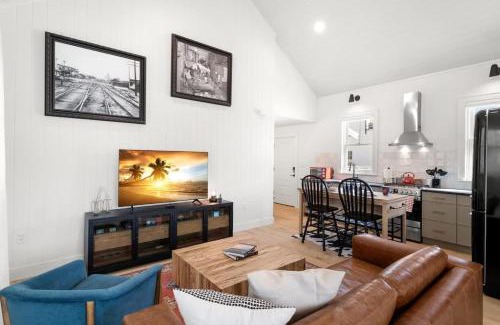 Historic Ybor Apartment | Casa Romeo - Luxury Ybor Apt, Steps to 7th Ave