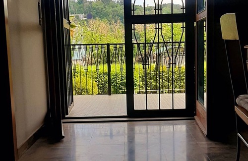 Millefonti Apartment | Casa RosanLarge and quiet Italian styled home near the river