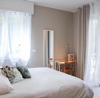 Bordighera Apartment | Casa Rosetta - Relax in Centro, Parcheggio Privato, Mare a 2 Passi