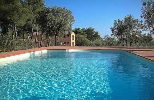Monterotondo Marittimo House | Casa Ruta A: A characteristic and welcoming apartment surrounded by the greenery, with Free WI-FI.