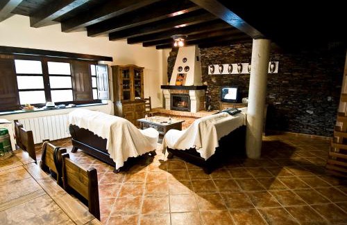 La Bastida House | Casa Rural Aquilamas