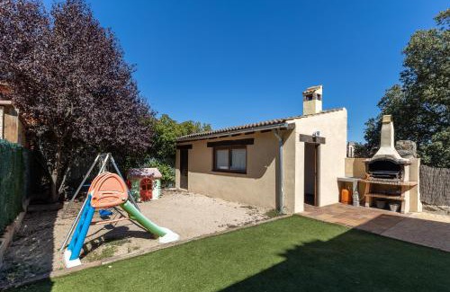 Revenga House | Casa Rural Arbana