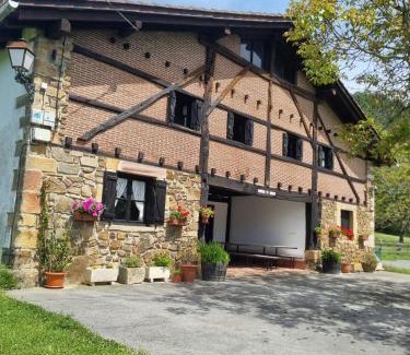 Arbatzegi-Gerrikaitz House | Casa Rural Astorkigoikoa