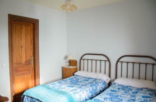 Peralta de Calasanz House | Casa rural Casaplana, hasta 23pax, con piscina, Zona Prepirineo aragonés